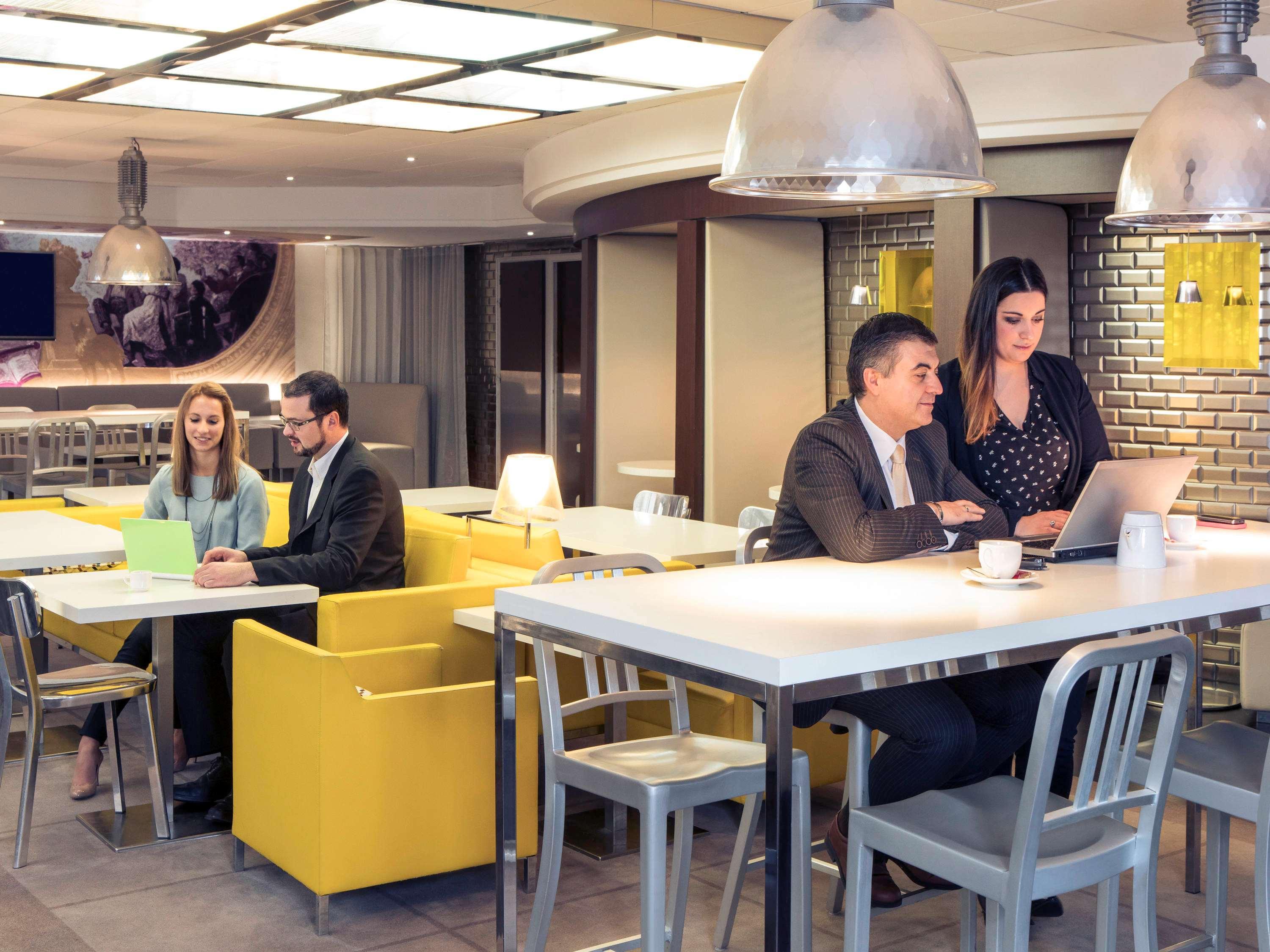 Mercure Paris Massy Gare Tgv מראה חיצוני תמונה